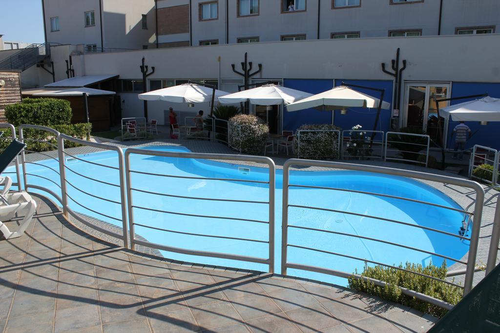 Klass Hotel Castelfidardo Kültér fotó