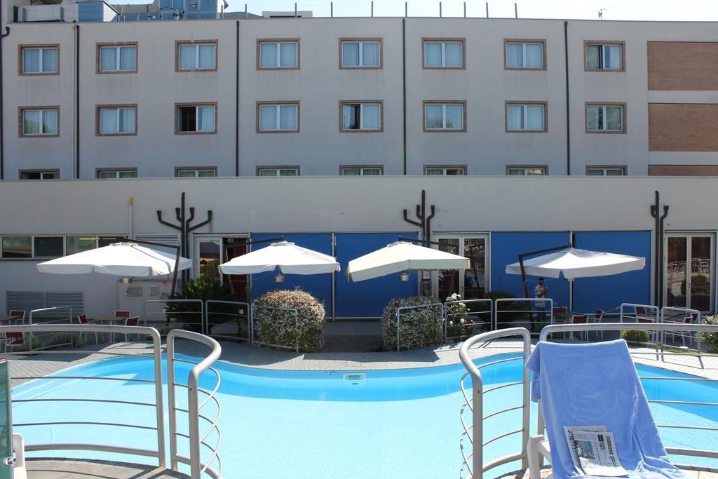 Klass Hotel Castelfidardo Kültér fotó