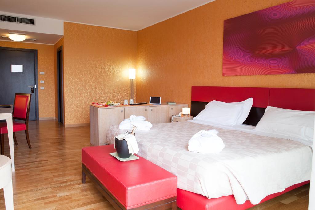 Klass Hotel Castelfidardo Kültér fotó