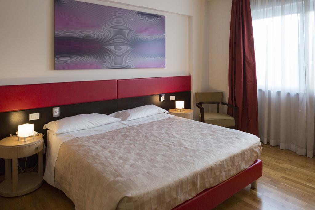 Klass Hotel Castelfidardo Kültér fotó